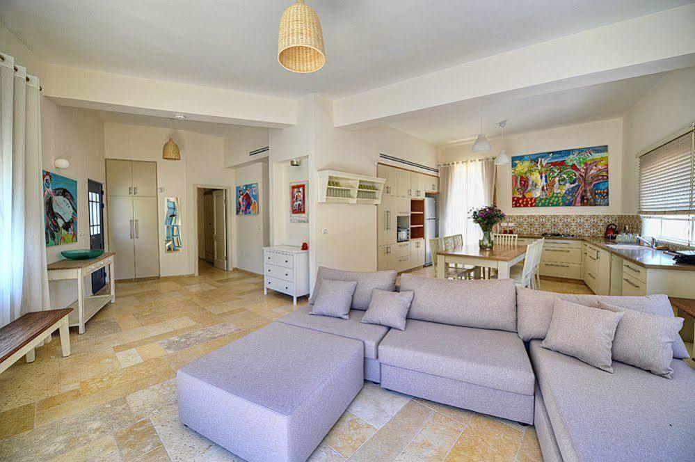 Pina Barosh Bnb Rosh Pinna Exterior photo